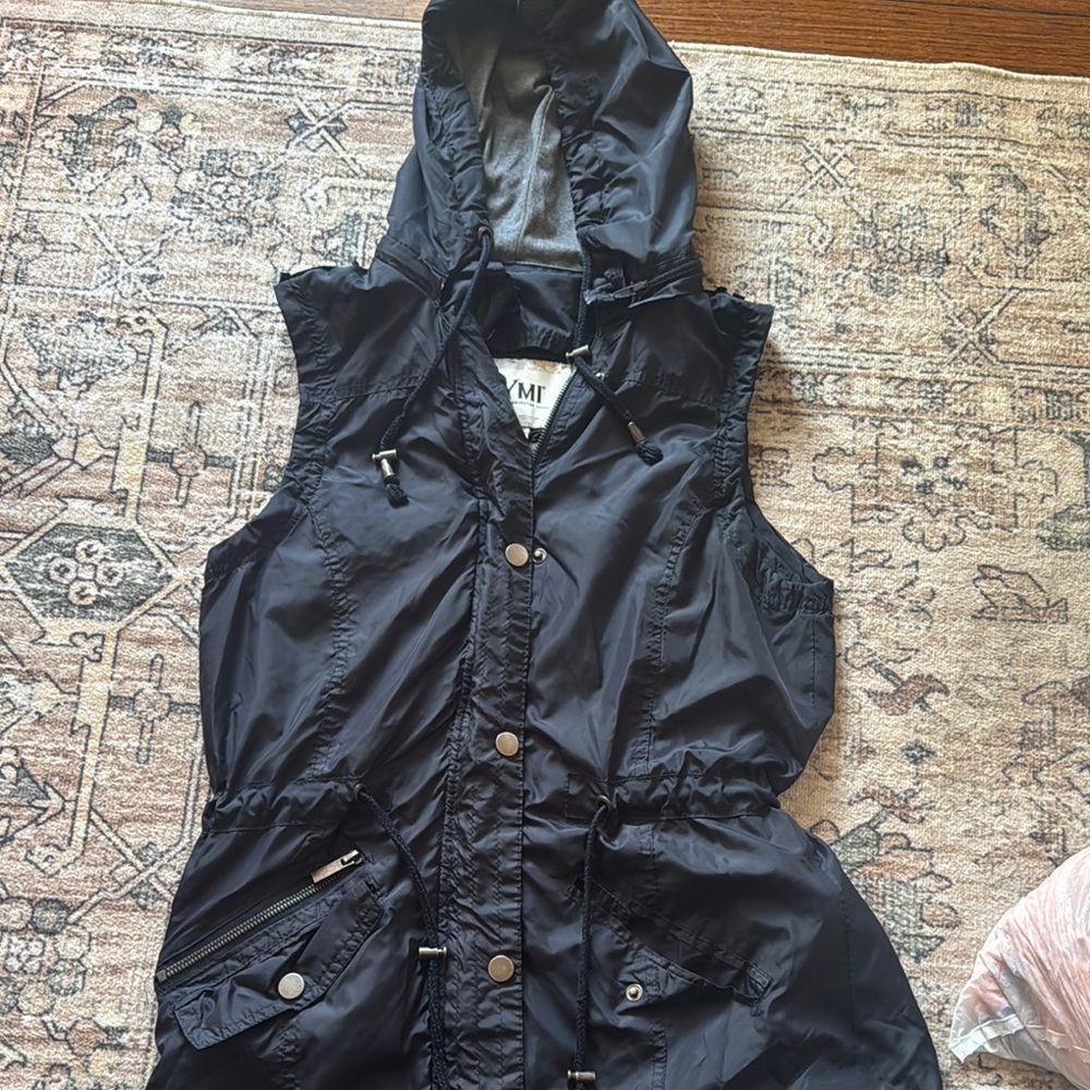 Black Sleeveless Hooded Jacket